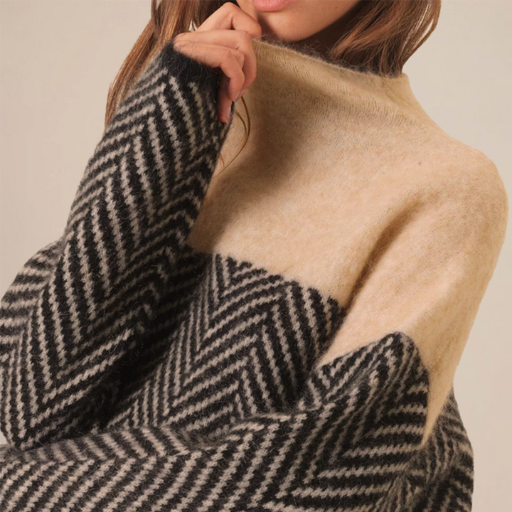 ADELIE | Luxurious Fine Knit Turtleneck